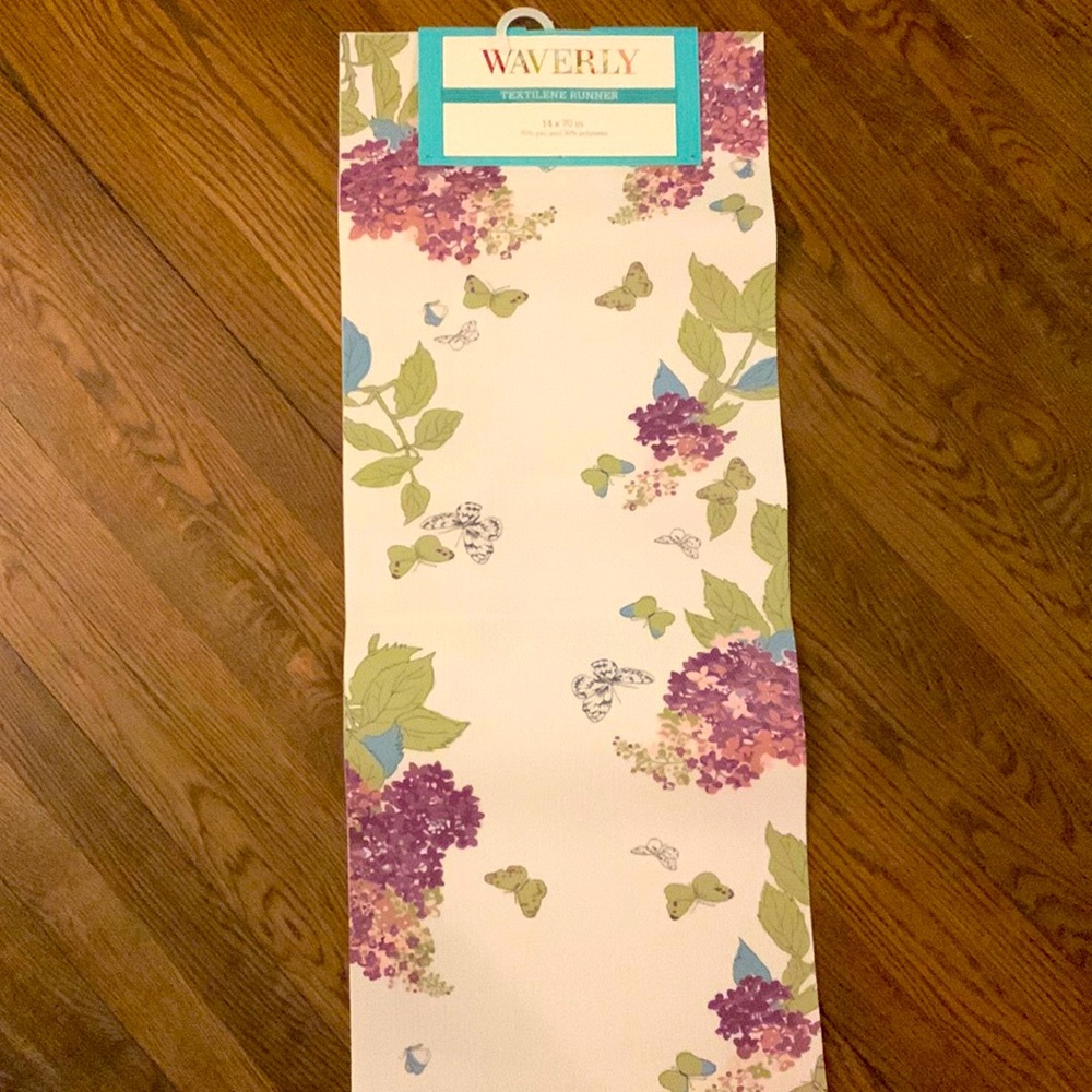 Spring table runner